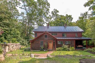 314 Old Mail Rd, Tamworth, NH 03886