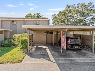 8626 Cattail Dr, Temple Terrace, FL 33637