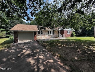 1217 Barton Rd, Breezewood, PA 15533