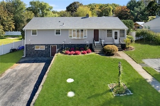 325 Simmonsville Ave, Johnston, RI 02919