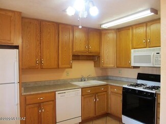 941 N Benton Ave, Tucson, AZ 85711