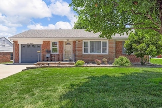 1984 W Adams St, Saint Charles, MO 63301