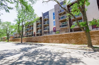 4518 Holly St Unit 37, Kansas City, MO 64111