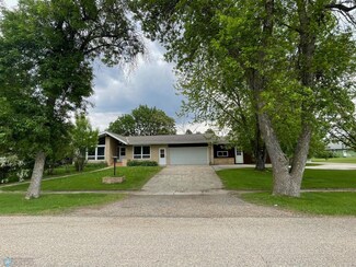 103 4th St S, Fairmount, ND 58030