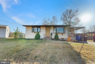 19 Avon Cir, Maple Shade, NJ 08052
