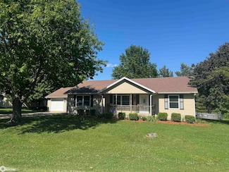 203 Maplewood Cir, Libertyville, IA 52567