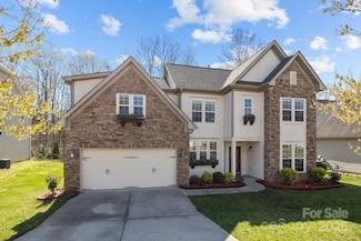 10129 Loch Lomond Dr, Charlotte, NC 28278