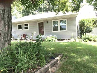 1004 S 11th St, Goshen, IN 46526