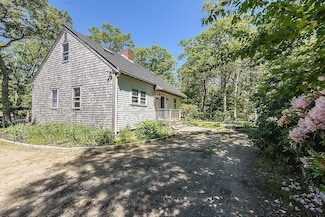 211 Edgartown Vineyard Haven Rd, Tisbury, MA 02568