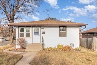 1001 Geranium Ave E, Saint Paul, MN 55106