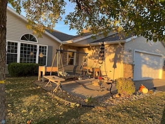 358 30th St N, Moorhead, MN 56560