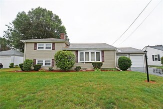 71 Bent Rd, Rumford, RI 02916