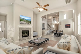 215 Little Dog Dr, Montgomery, TX 77356