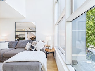 485 W Macarthur Blvd Unit 201, Oakland, CA 94609