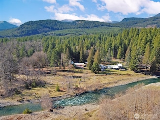 120 Armstrong Ln, Packwood, WA 98361
