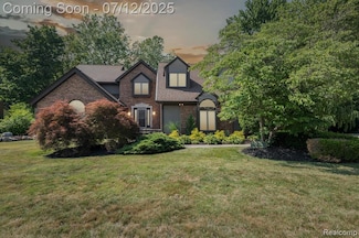 38906 Santa Barbara St, Clinton Township, MI 48036