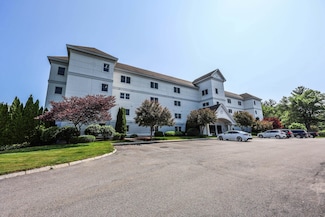 14 Mountain Laurels Dr Unit 301, Nashua, NH 03062
