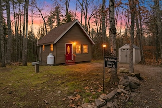 51 Larry Dr, Monmouth, ME 04259