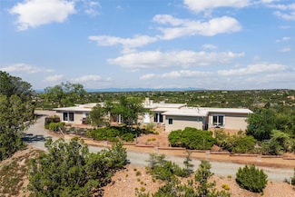 933 Stagecoach Rd, Santa Fe, NM 87501