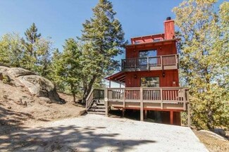 2218 Crescent Dr, Signal Hill, CA 90755