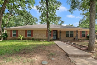 205 W Ash Ln, Euless, TX 76039