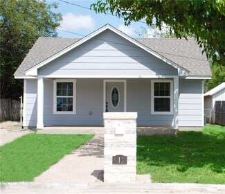 812 S Tyler St, Mc Gregor, TX 76657