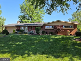 2901 Sunset Dr, Dallastown, PA 17313