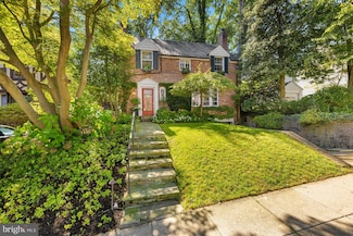 4438 Lowell St NW, Washington, DC 20016