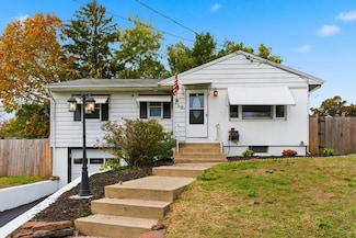 123 Beesley Ave, Chicopee, MA 01013