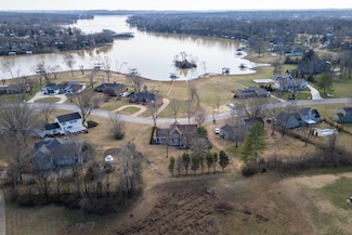 634 Bay Point Dr, Gallatin, TN 37066