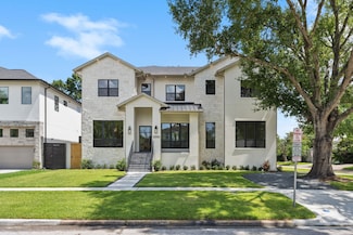 5200 Mimosa Dr, Bellaire, TX 77401