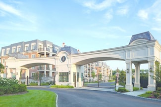 6000 Royal Ct Unit 6312, North Hills, NY 11040