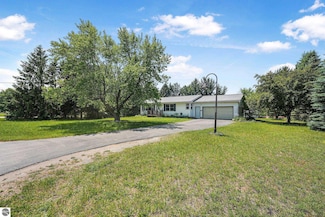 1806 Sawyer Rd, Traverse City, MI 49685