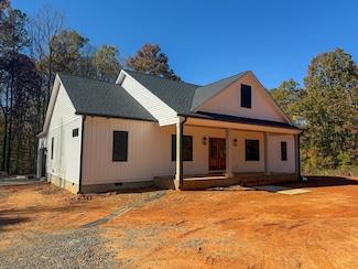 90 Love Town Rd, Buffalo Junction, VA 24529