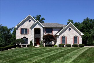 8 Ramsgate Dr, Saint Louis, MO 63132