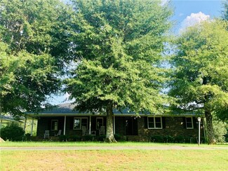999 Old Calhoun Falls Rd, Abbeville, SC 29620