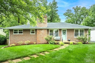 7 Frederick Ln, Saint Louis, MO 63122