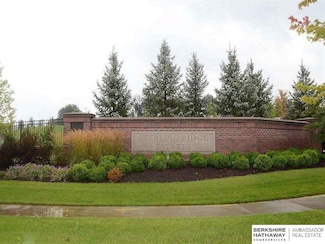 1716 S 129 Plaza Cir, Omaha, NE 68144
