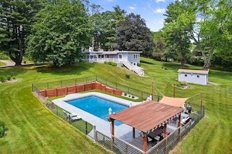 44 Locust St, Merrimac, MA 01860