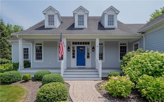 2 Fairview Dr, Bristol, RI 02809
