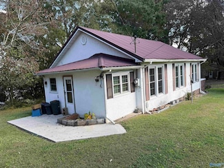 623 Chisolm Ave, Bridgeport, AL 35740