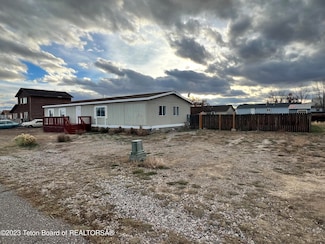 424 Maple St, La Barge, WY 83123