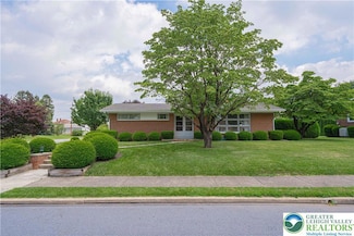 3328 N 3rd St, Hokendauqua, PA 18052
