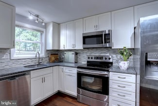 3574 Brickwall Ln, Pasadena, MD 21122