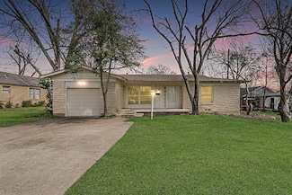 913 N Center St, Arlington, TX 76011