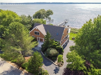 541 Seaside Dr, Jamestown, RI 02835