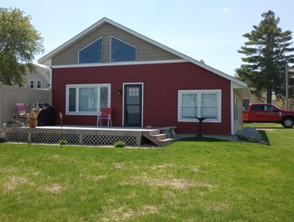 15 4th Ave E, Osakis, MN 56360