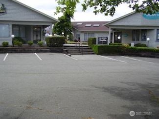 675 N 5th Ave Unit 2B, Sequim, WA 98382