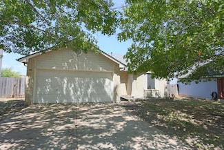 215 Estate Dr, Hutto, TX 78634