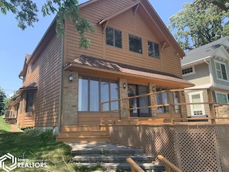 1713 N Shore Dr, Clear Lake, IA 50428